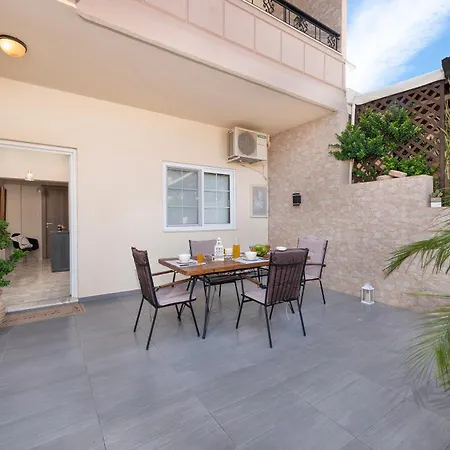 Nyaraló Christos House *